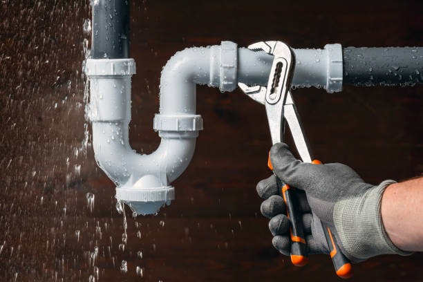Professional Plumbing technician working in Redwood Estates, CA